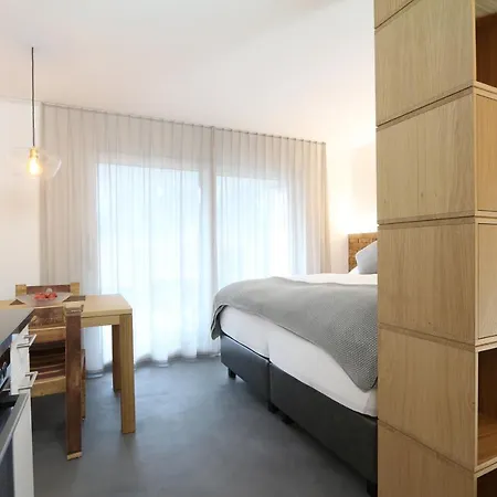 Vino Veritas 4*